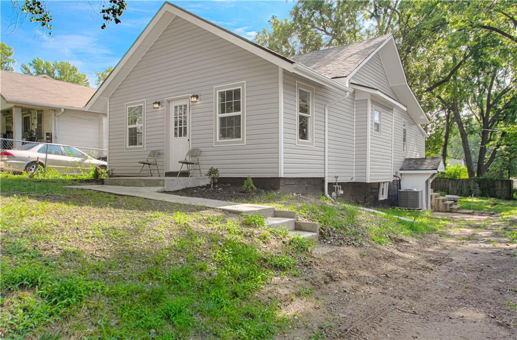 107 N Ditzler Avenue