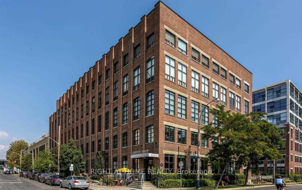 43 Hanna Ave 317