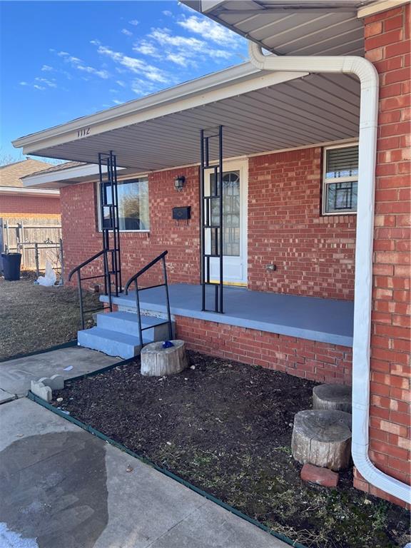 Very nice 3 bed, 1 bath home with wood floors in family, hall and all 3 bedrooms. New flooring in kitchen, breakfast and bathroom. Remodeled bath. Large kitchen with lots of cabinets and storage, nice double pane windows. Single car garage with double drive way. Nice size fenced back yard. No smoking and no pets. Lease period to be 12 months or longer. Tenant is responsible for yard care and all utilities. Available November 1st.