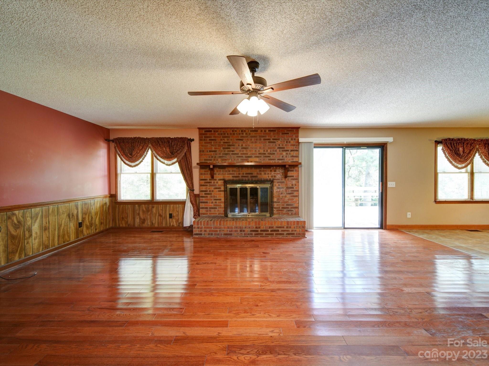 605 Heatherwood Drive