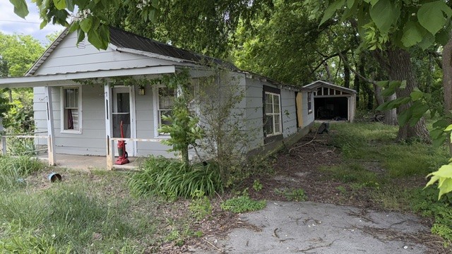 Sold As Is at Auction  July 18 @ !2 Noon  subject to Chancery Court  Approval. Note a 25ftx142 additional lot will be Sold with the house and lot giving a total frontage of 106 ft per tax Info, which will give it Duplex Construction approval per lot size.