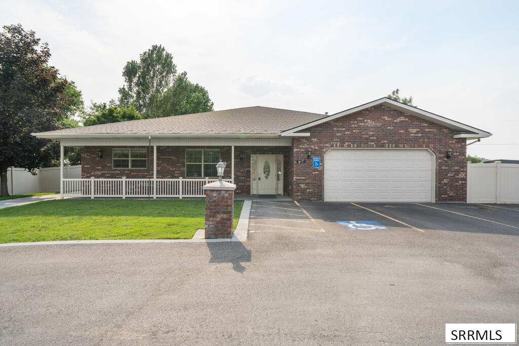 475 N 3rd W