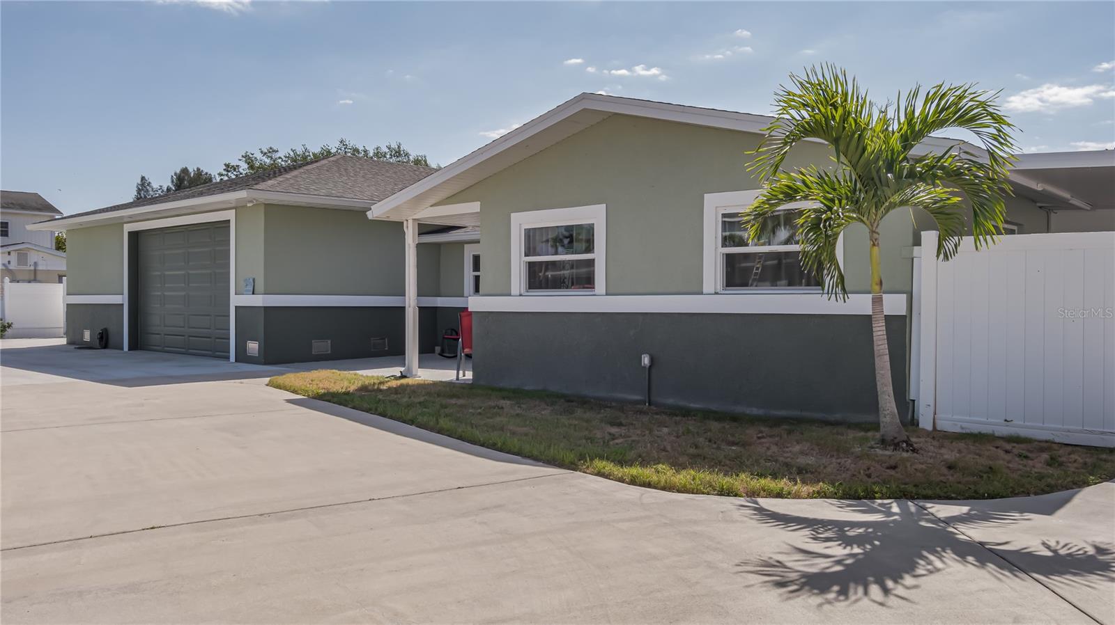 5318 Palmetto Point Drive