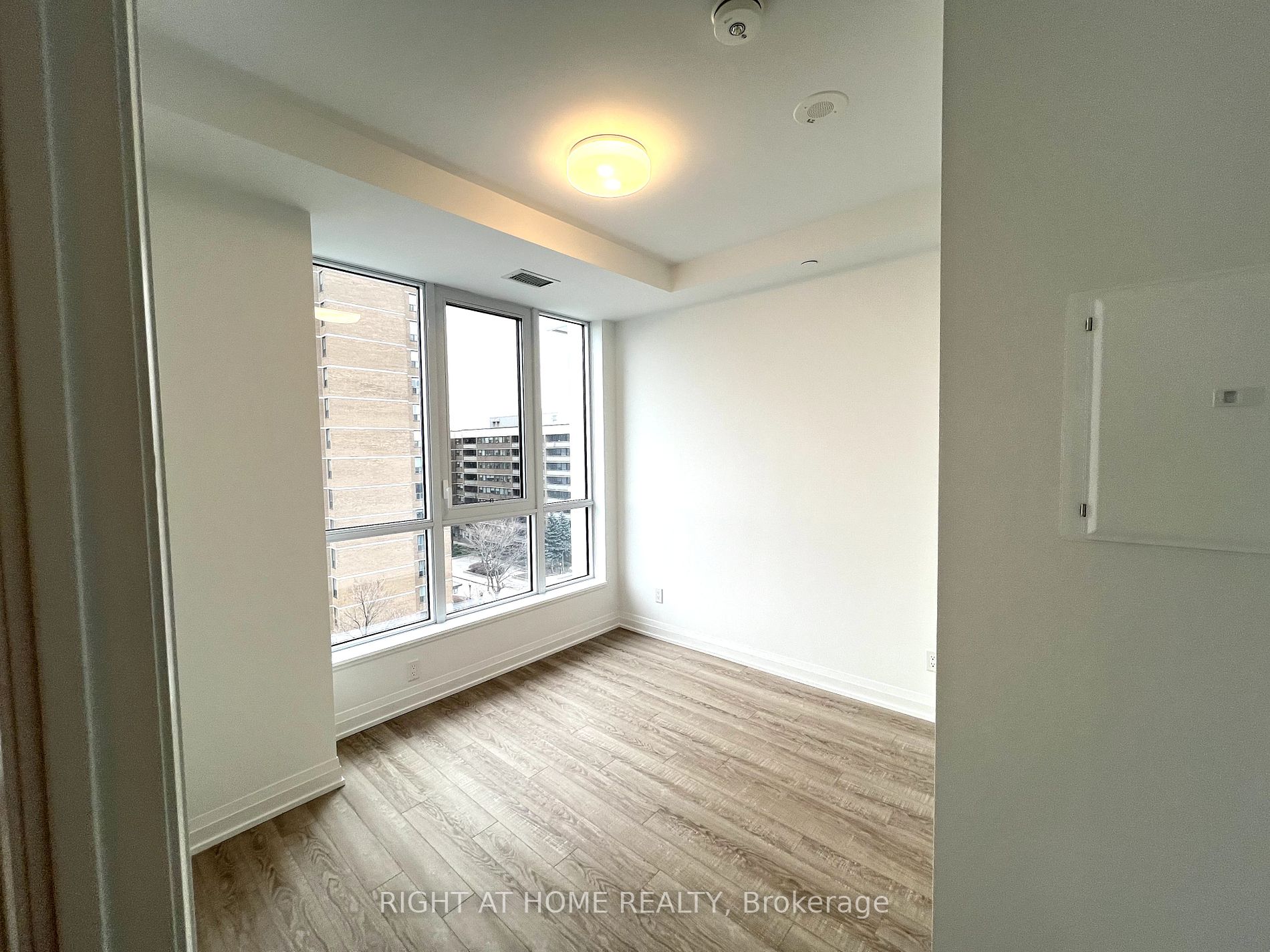 286 Main St 706