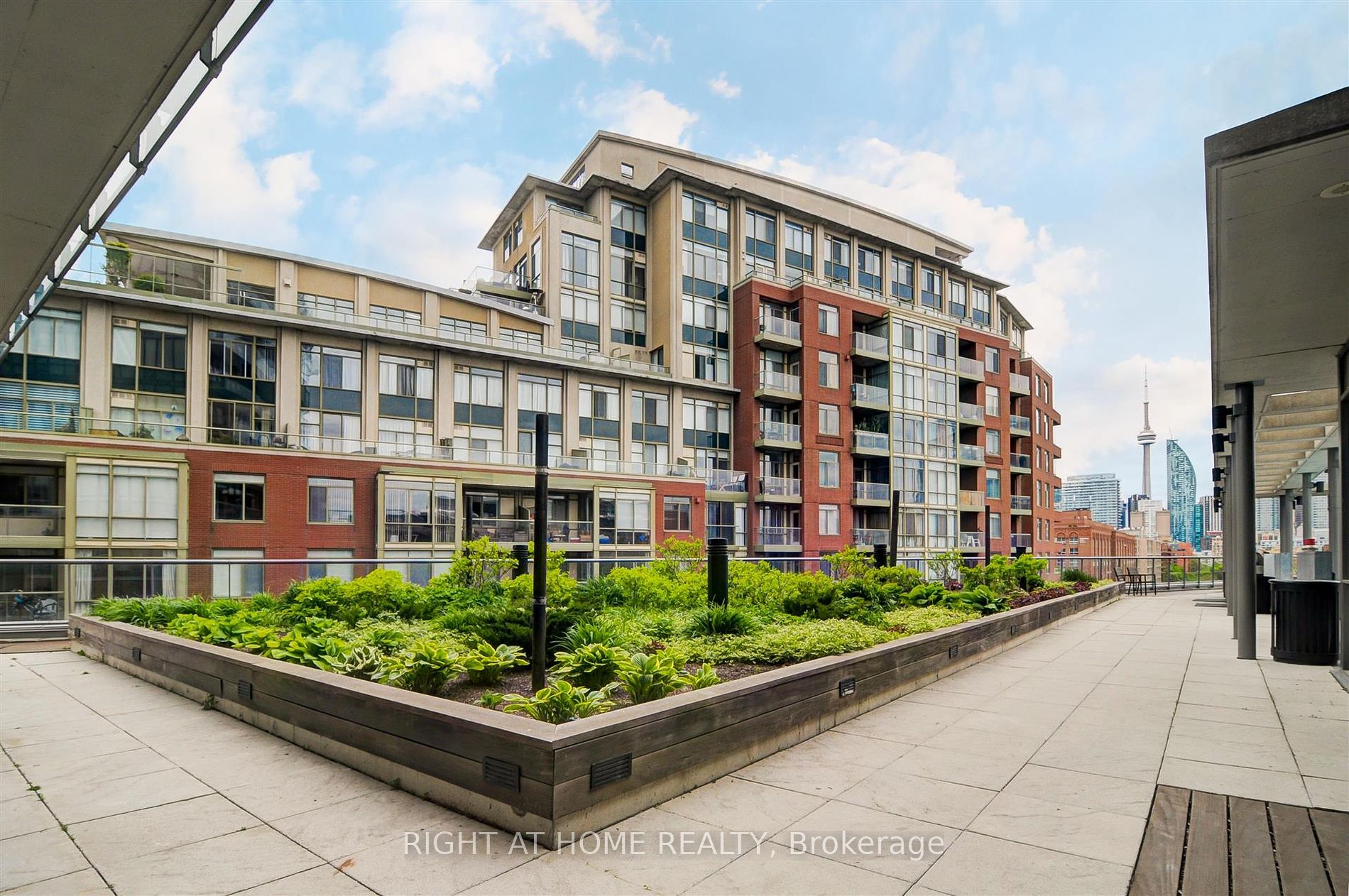 33 Mill St 1709