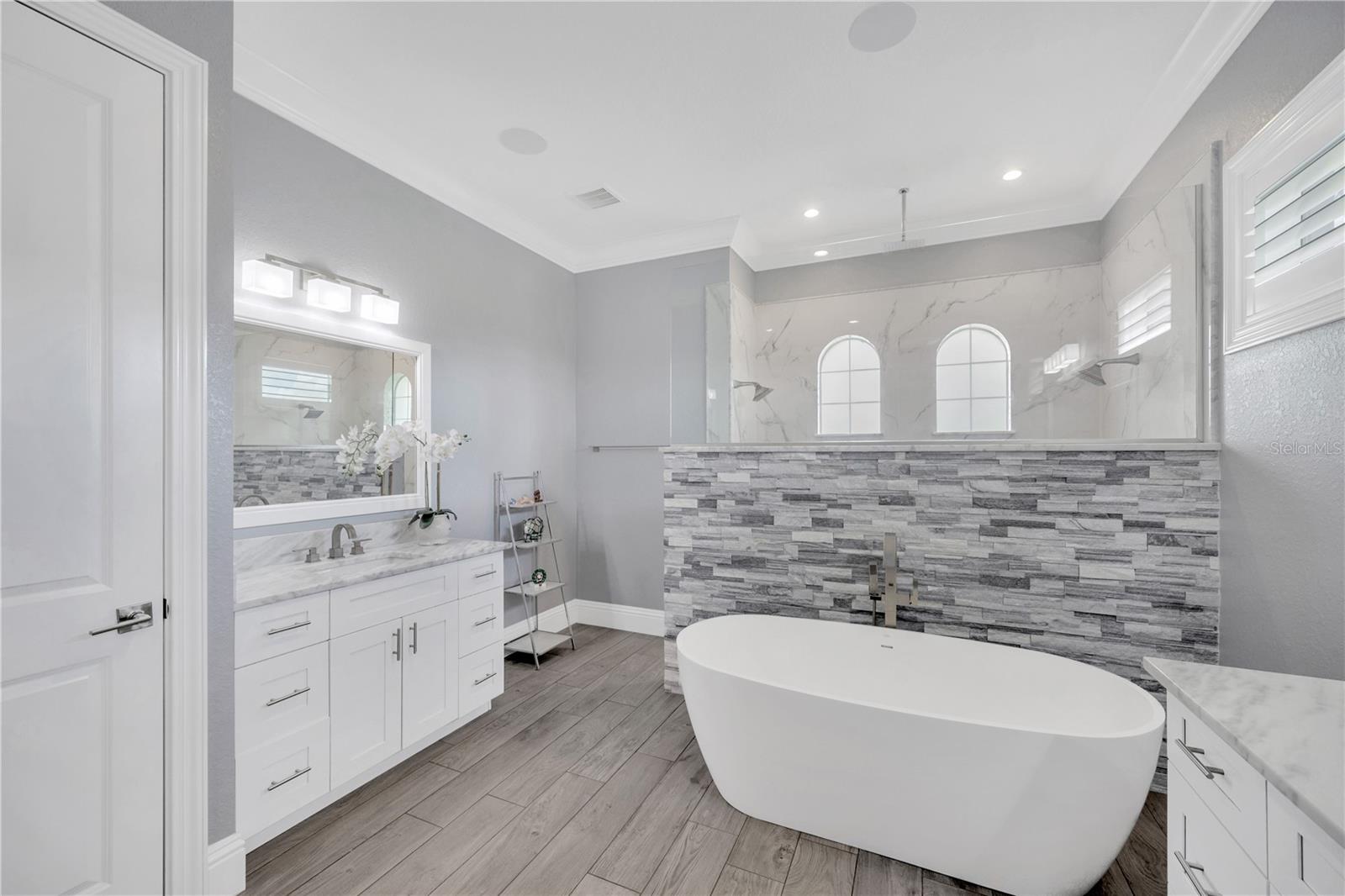 2850 Saddle Ridge Lane