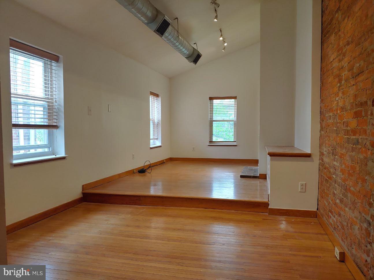 426 Dickinson Street 2