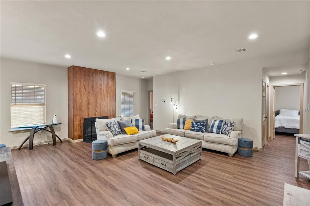 1708 Country Crest Lane