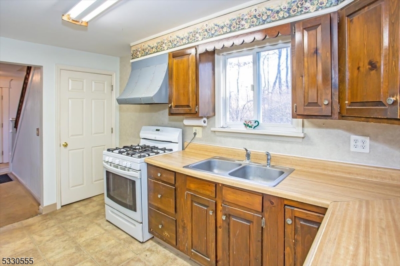 9 Hart St