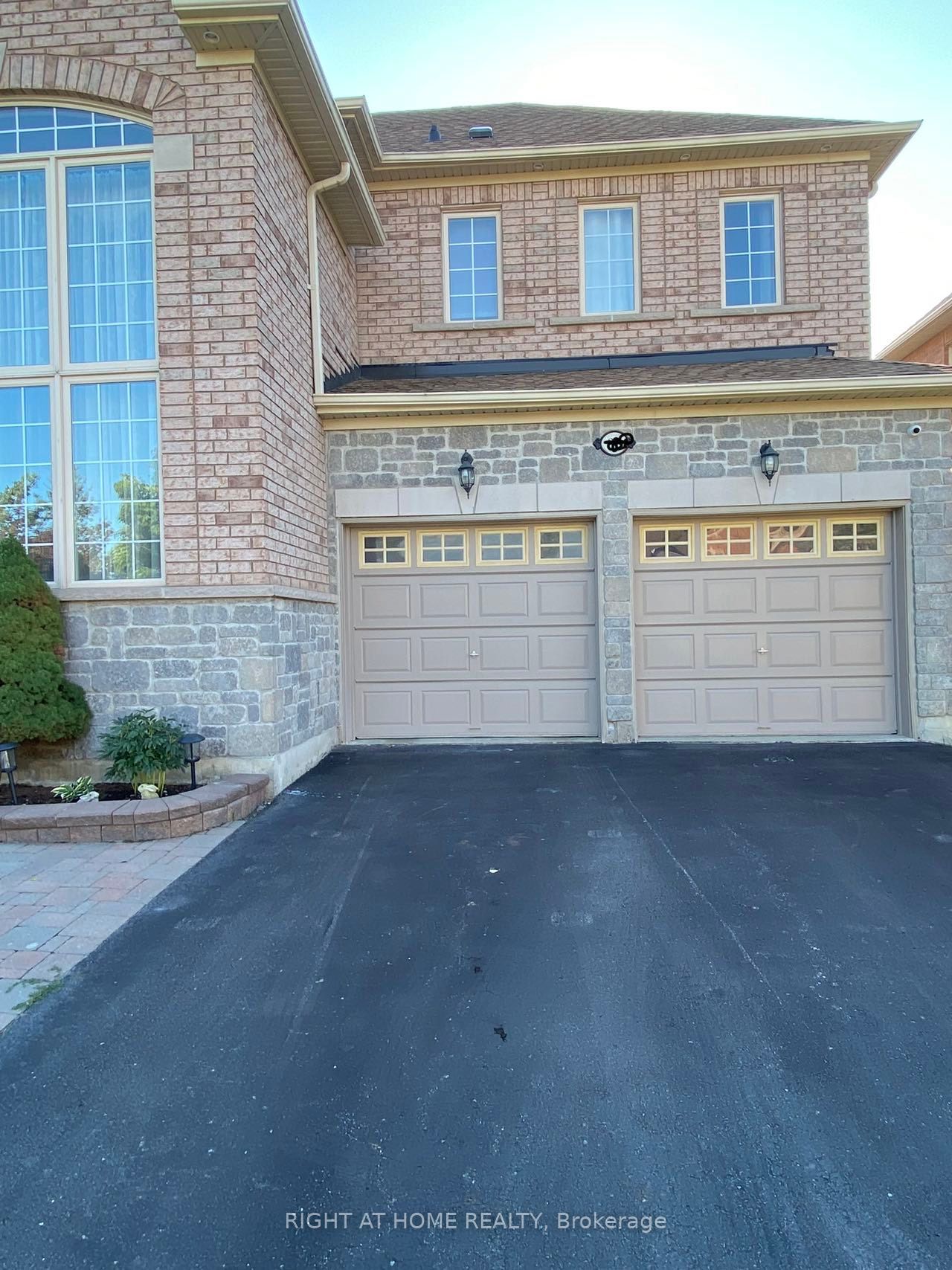38 Glaceport Cres Bsmt