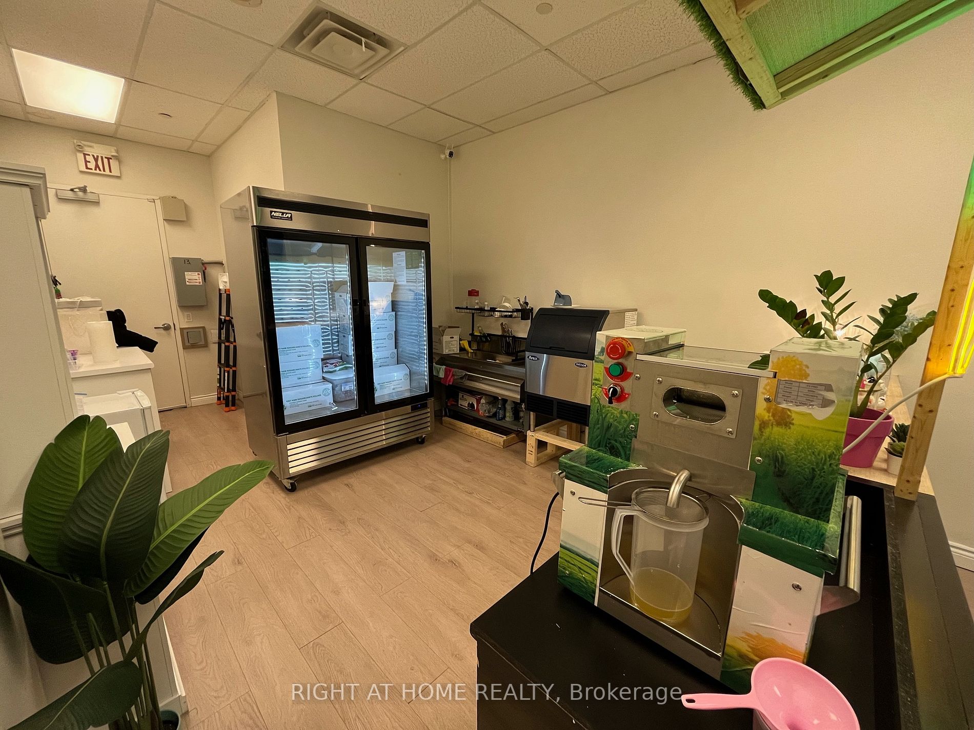 28 W Finch Ave 113