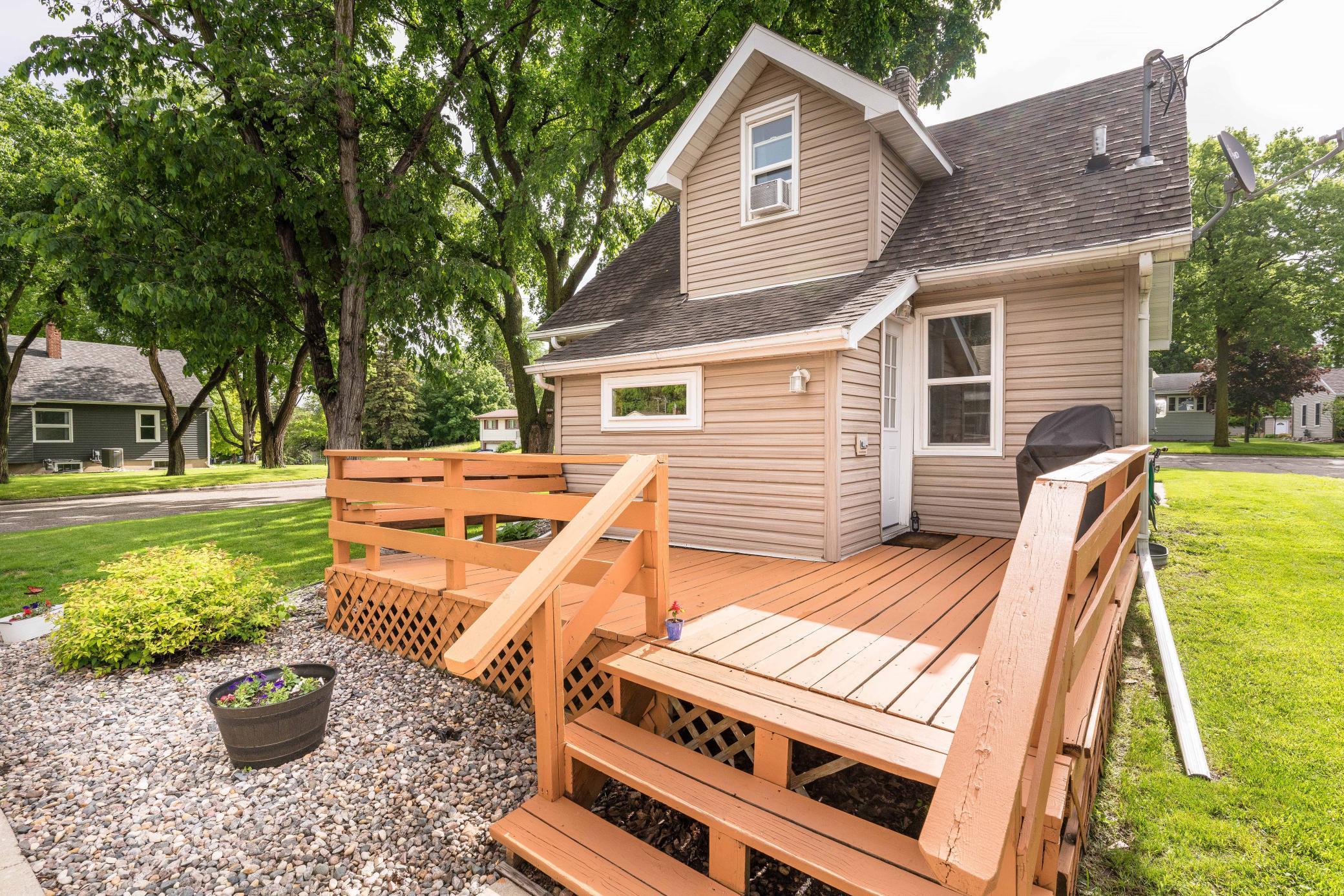 1121 N Cleveland Avenue