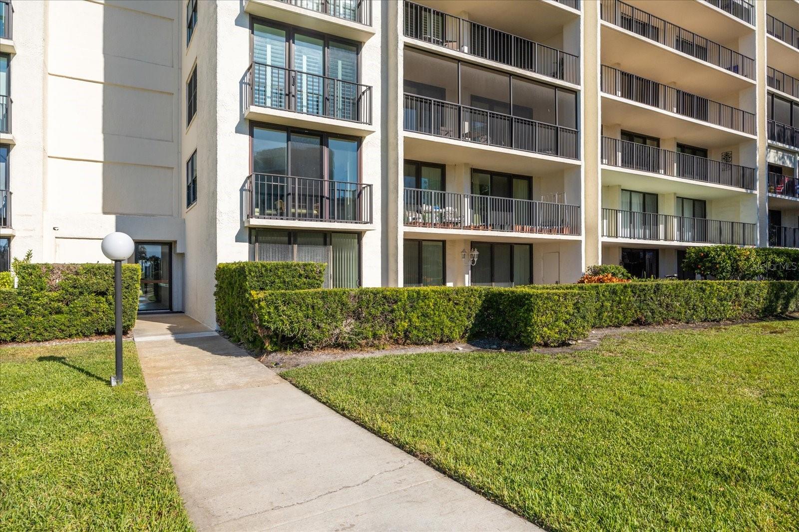 100 Oakmont Lane 101