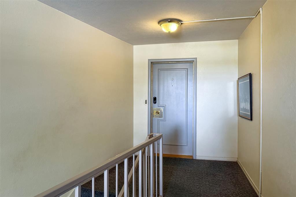 2301 Ridgmar Plaza 8