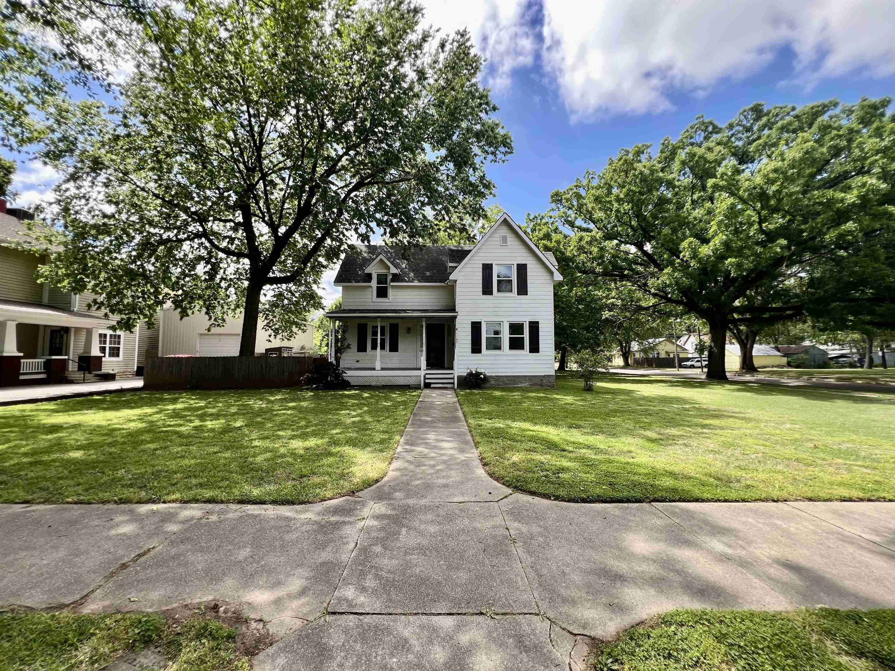 1103 Mansfield