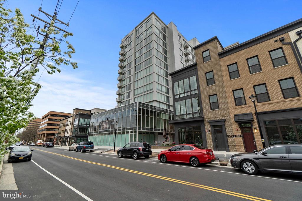 925 N Fairfax Street 708