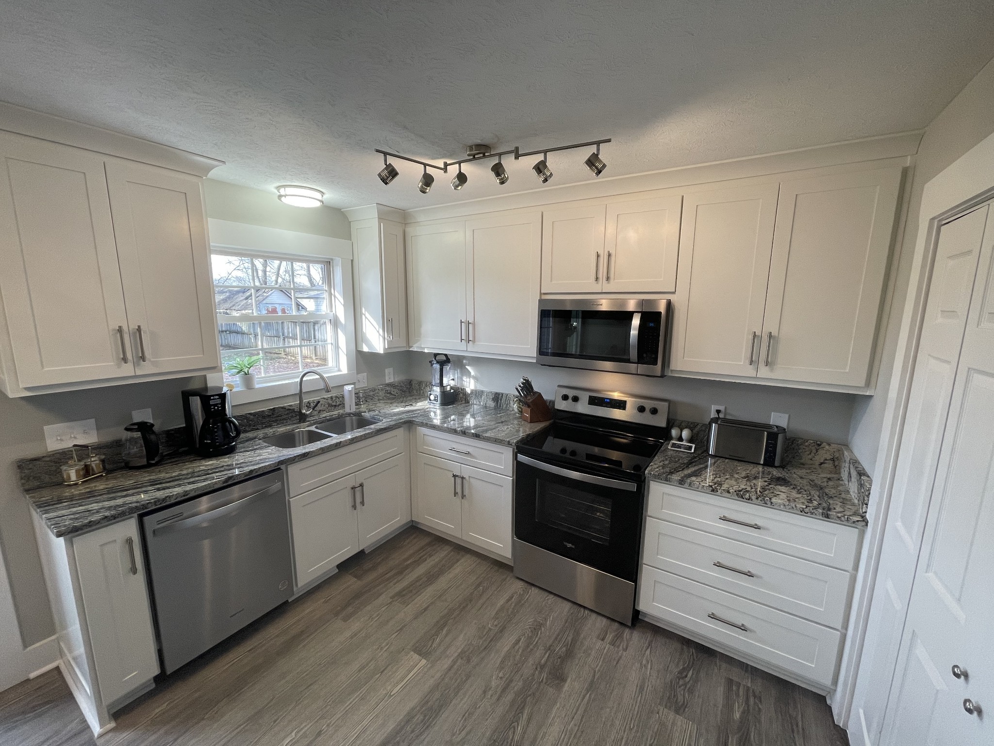 116 Cora St