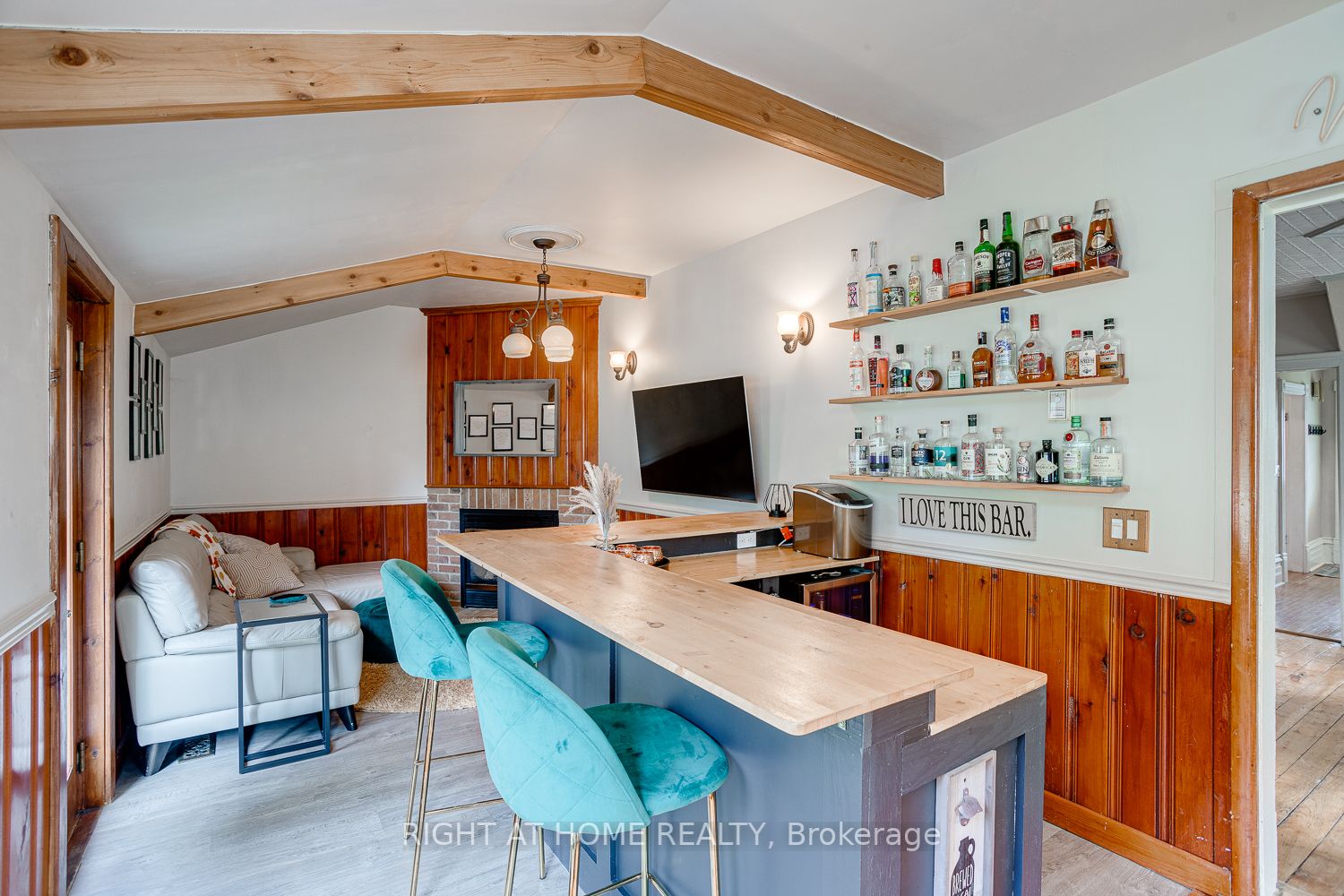 15474 Simcoe St