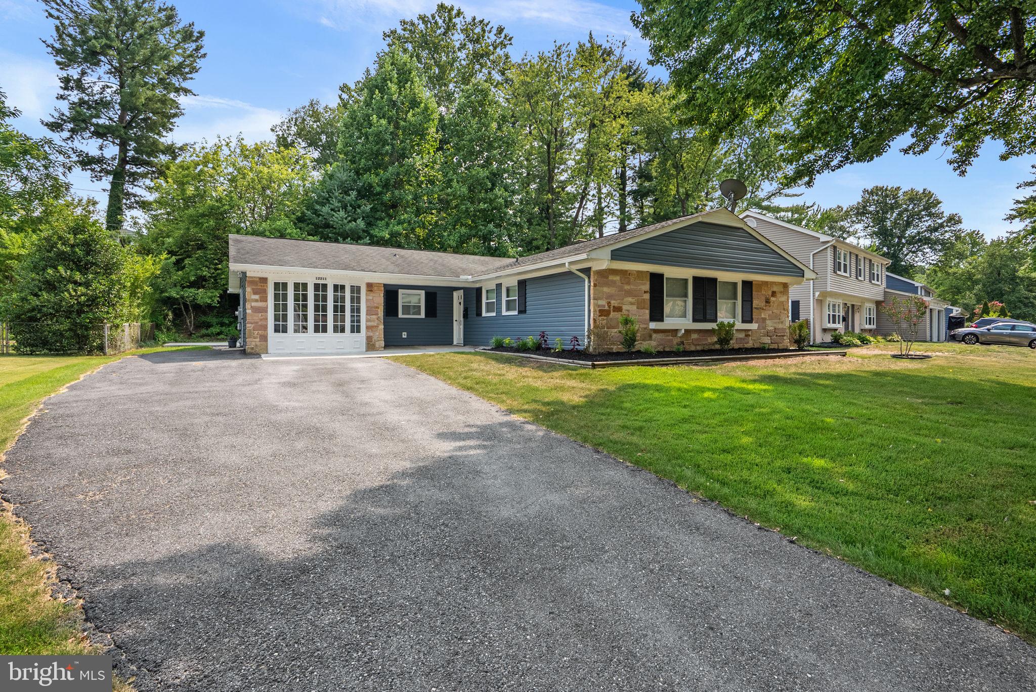 12211 Malin Lane
