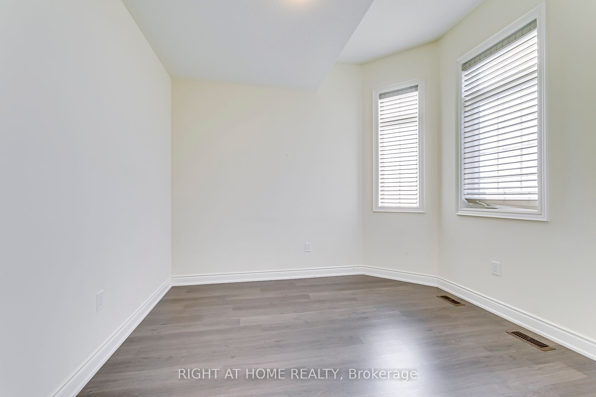 1551 Doran Cres
