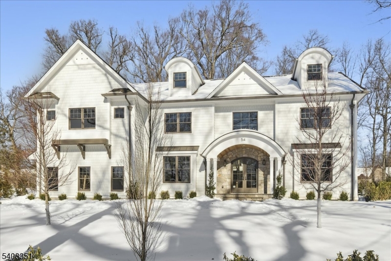 54 Midwood Ter