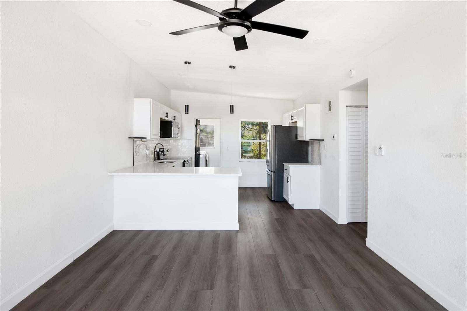 1217-1219 Lakeside Drive