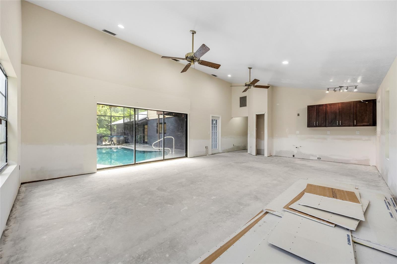 7280 Pelas Circle
