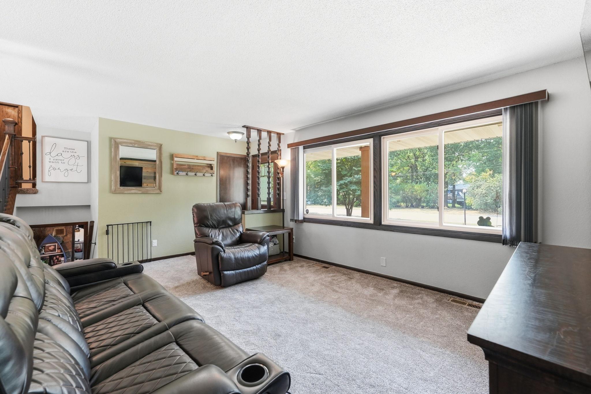 214 Highview Drive W