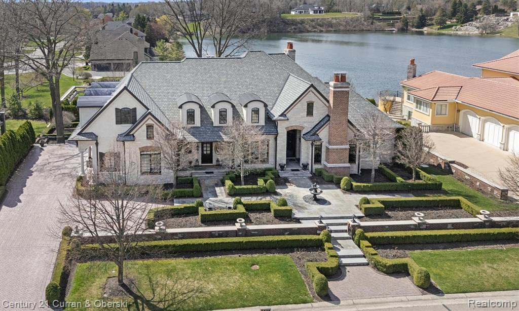 18939 Bella Vista Court