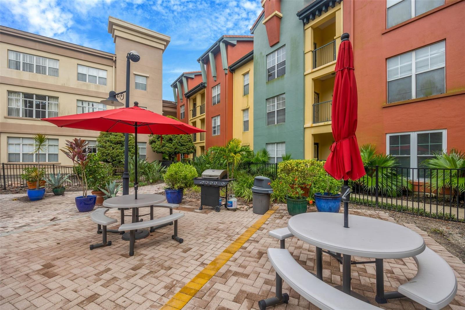 2320 W Azeele Street 317