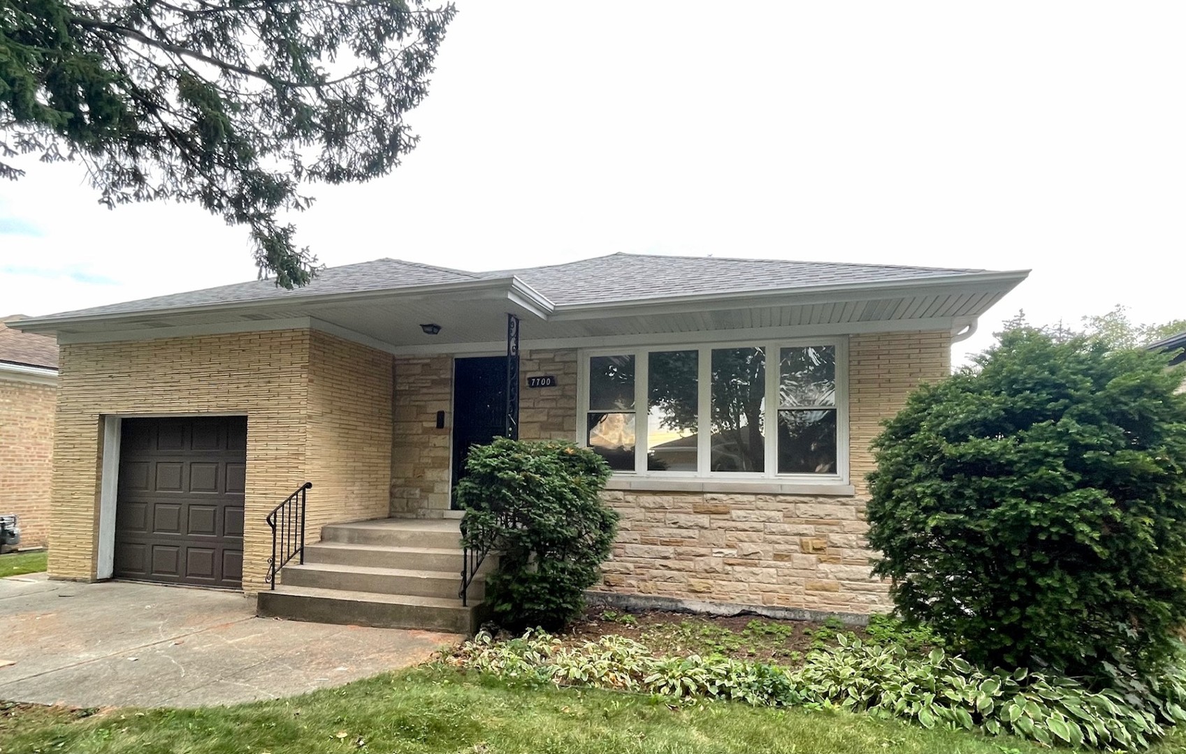 Solid brick ranch in Niles. Large kitchen. 3 bedrooms and 2 baths. Beautiful hardwood floors. Full basement. Huge yard. House sold AS IS.  Owner is a licensed real estate broker.