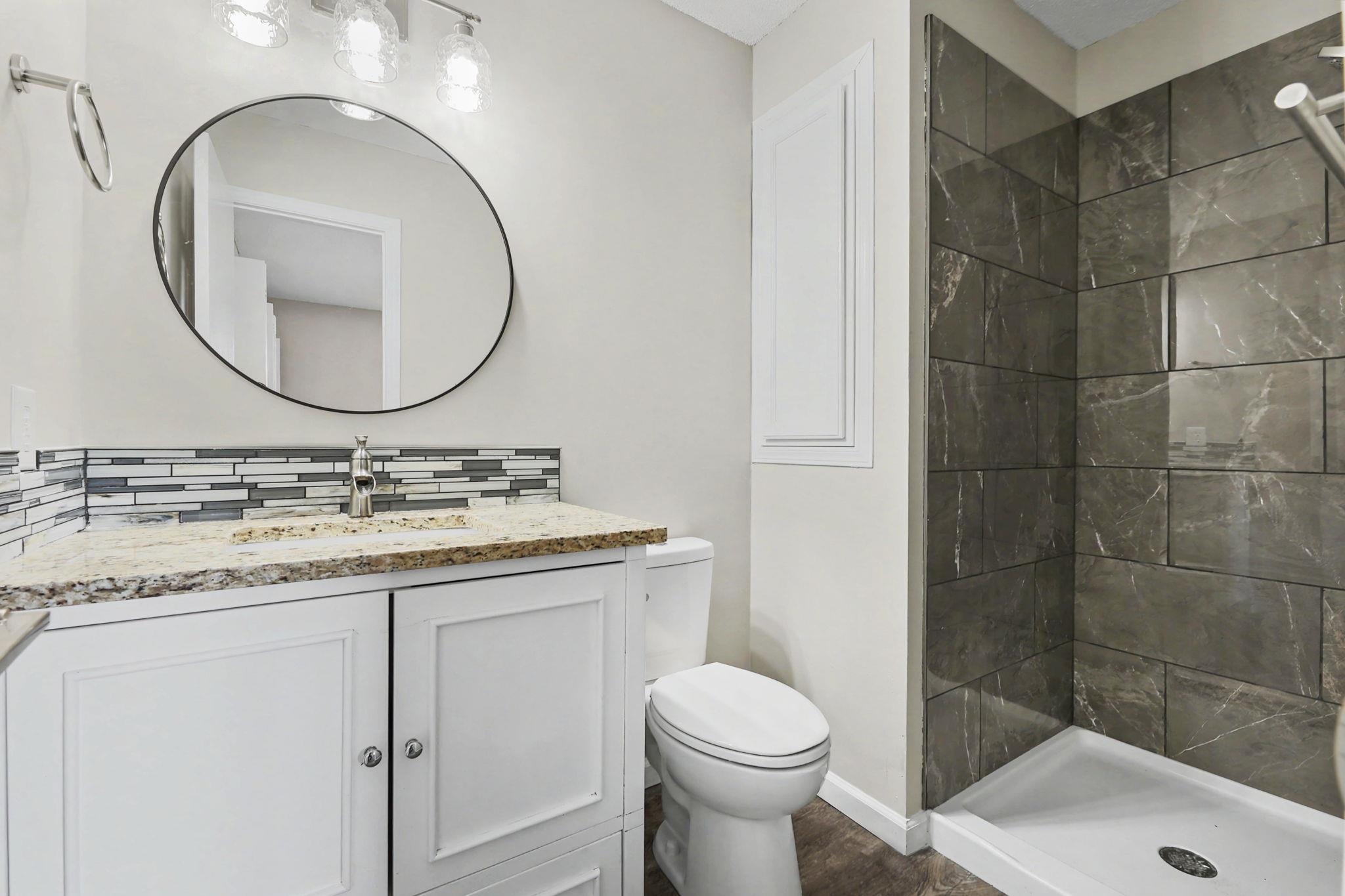 1813 N Pine Grove St