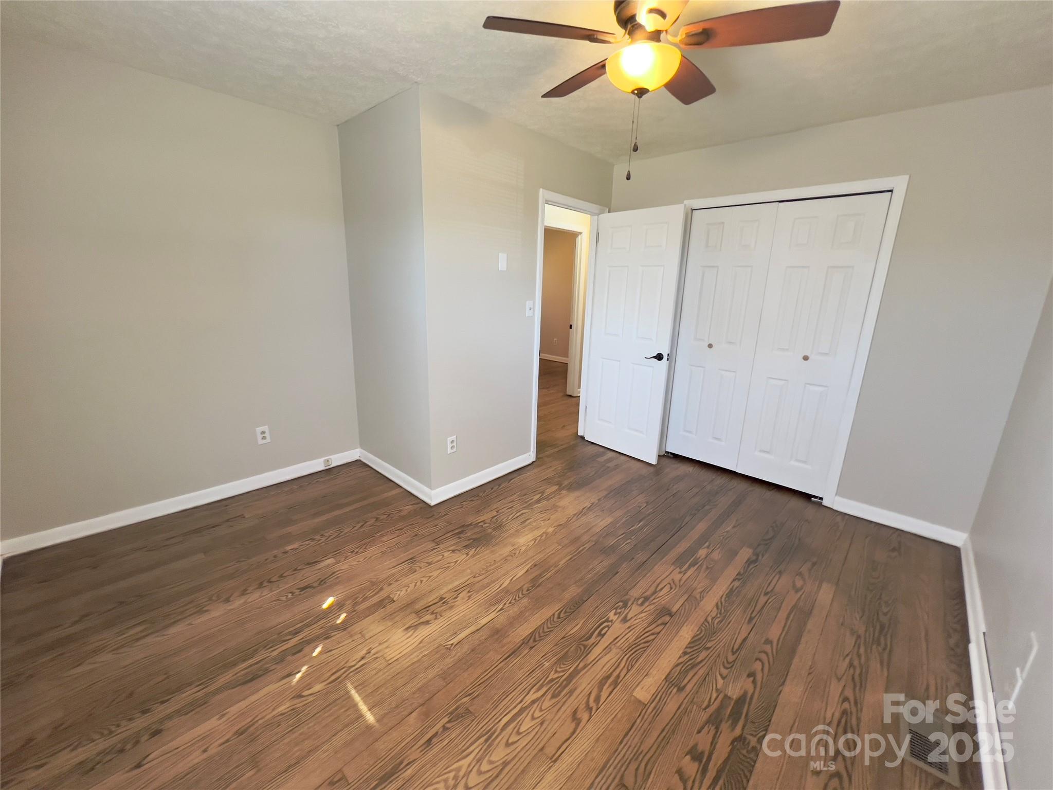 1905 26th Street NE