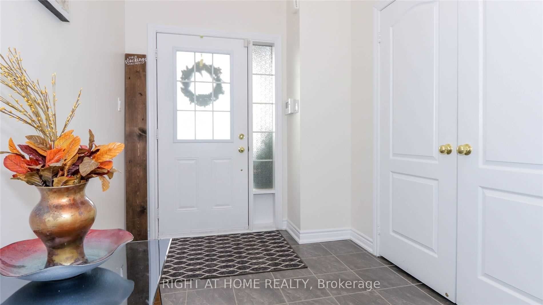 76 Hopkins Cres