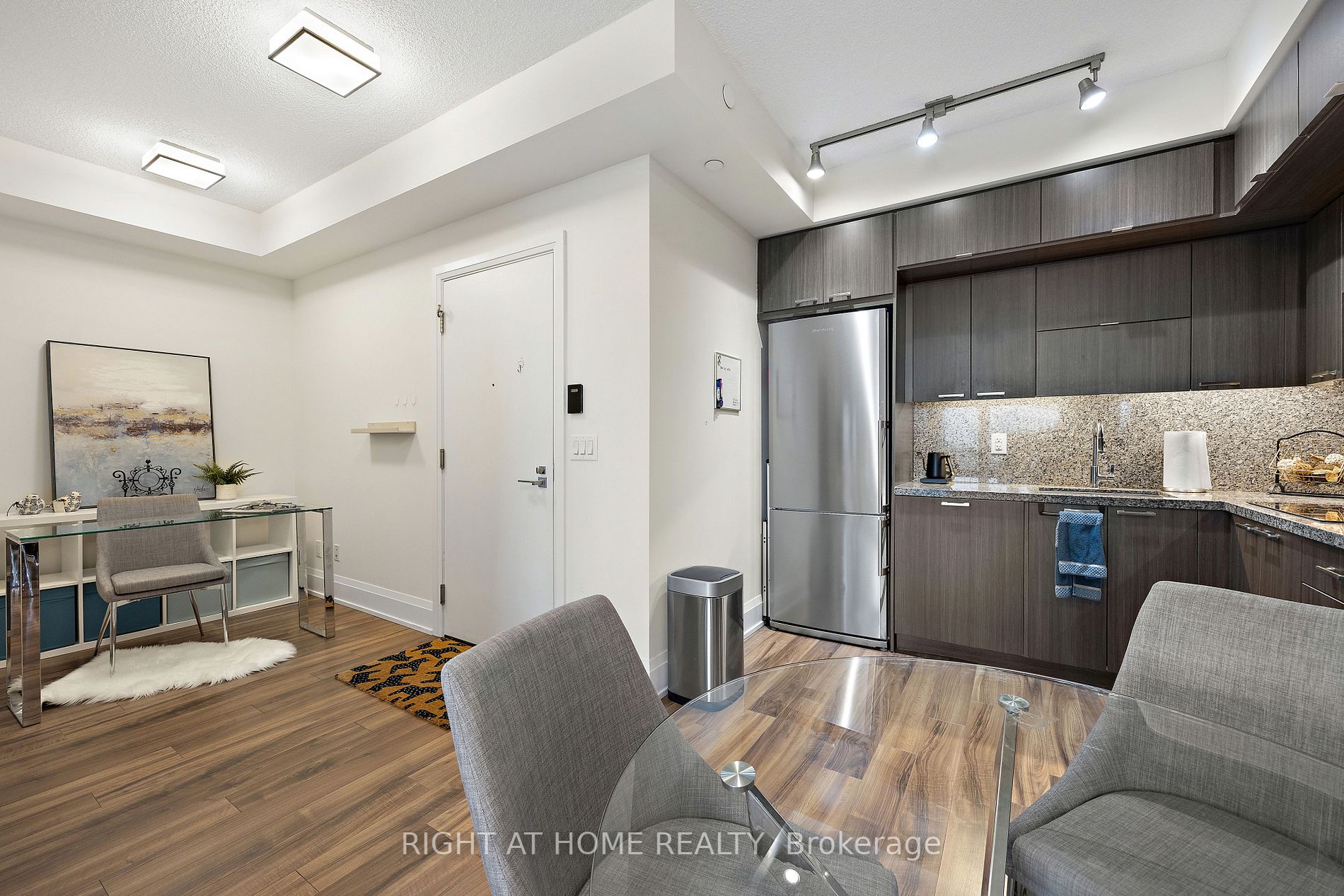120 Harrison Garden Blvd 908