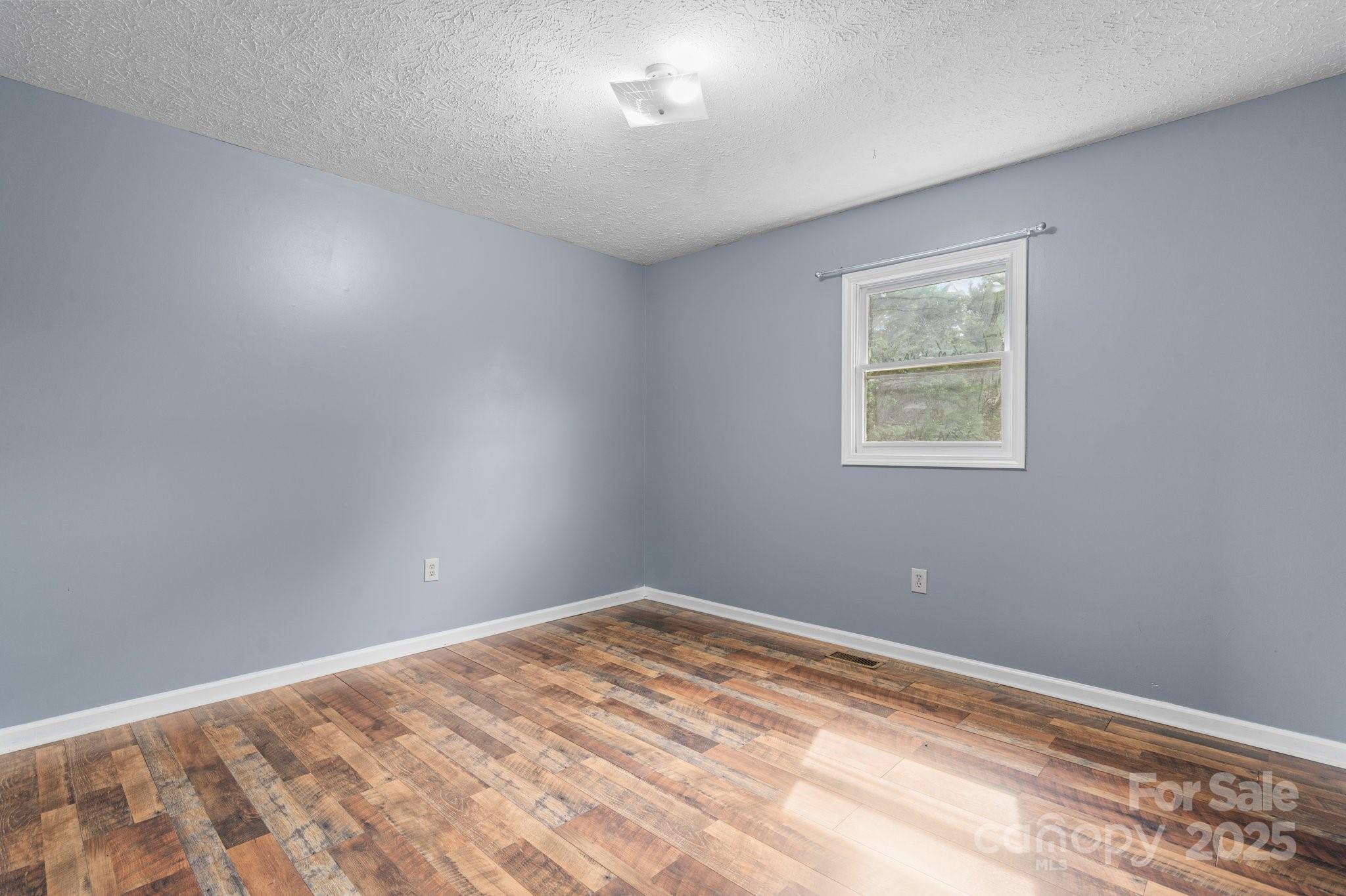 2711 Jordan Place