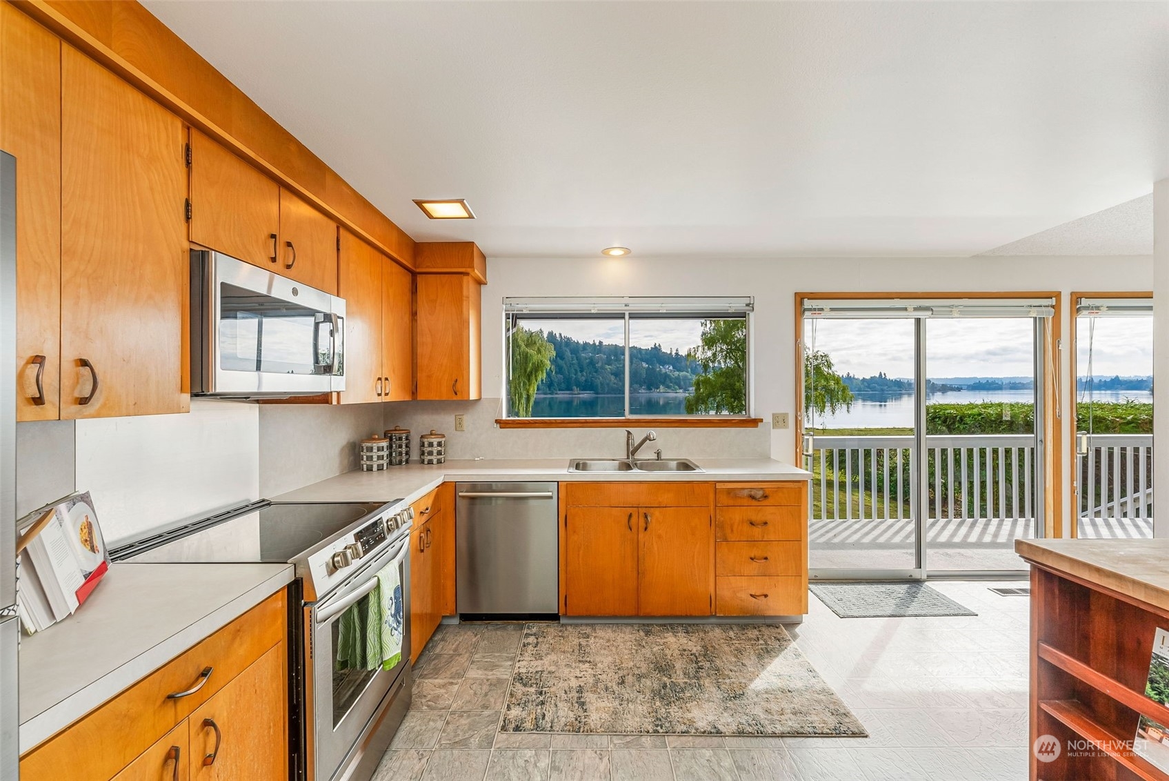 1113 NW Sunlit Lane