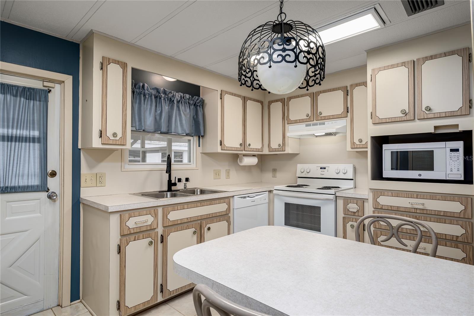 6710 36th Avenue E 8