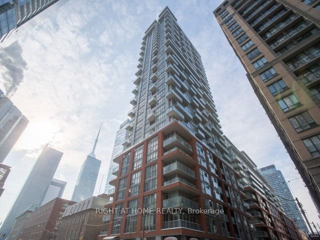 126 Simcoe St 3105