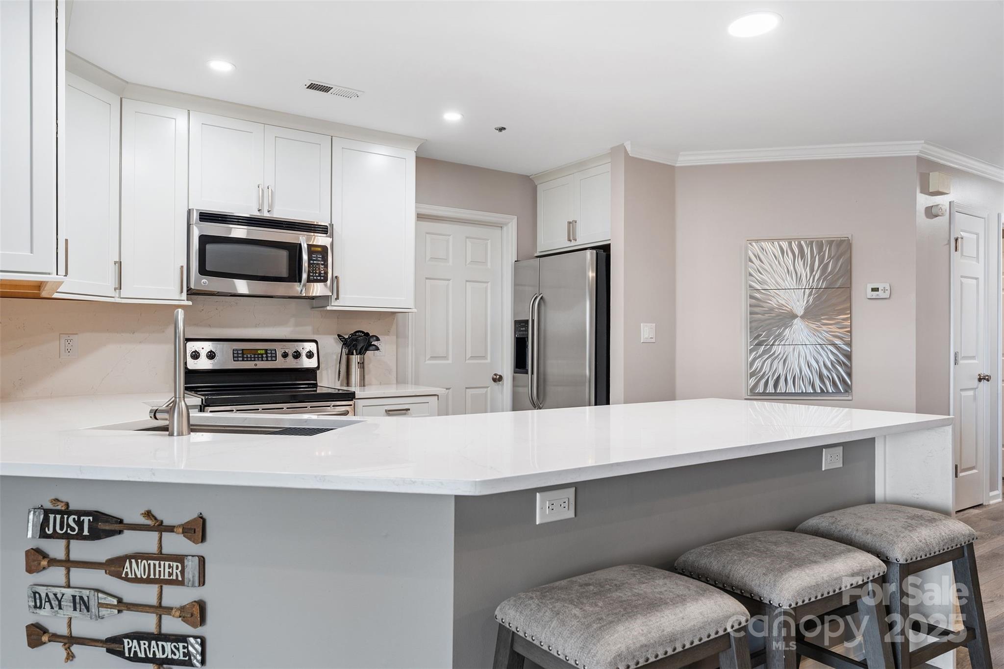 18589 Vineyard Point Lane