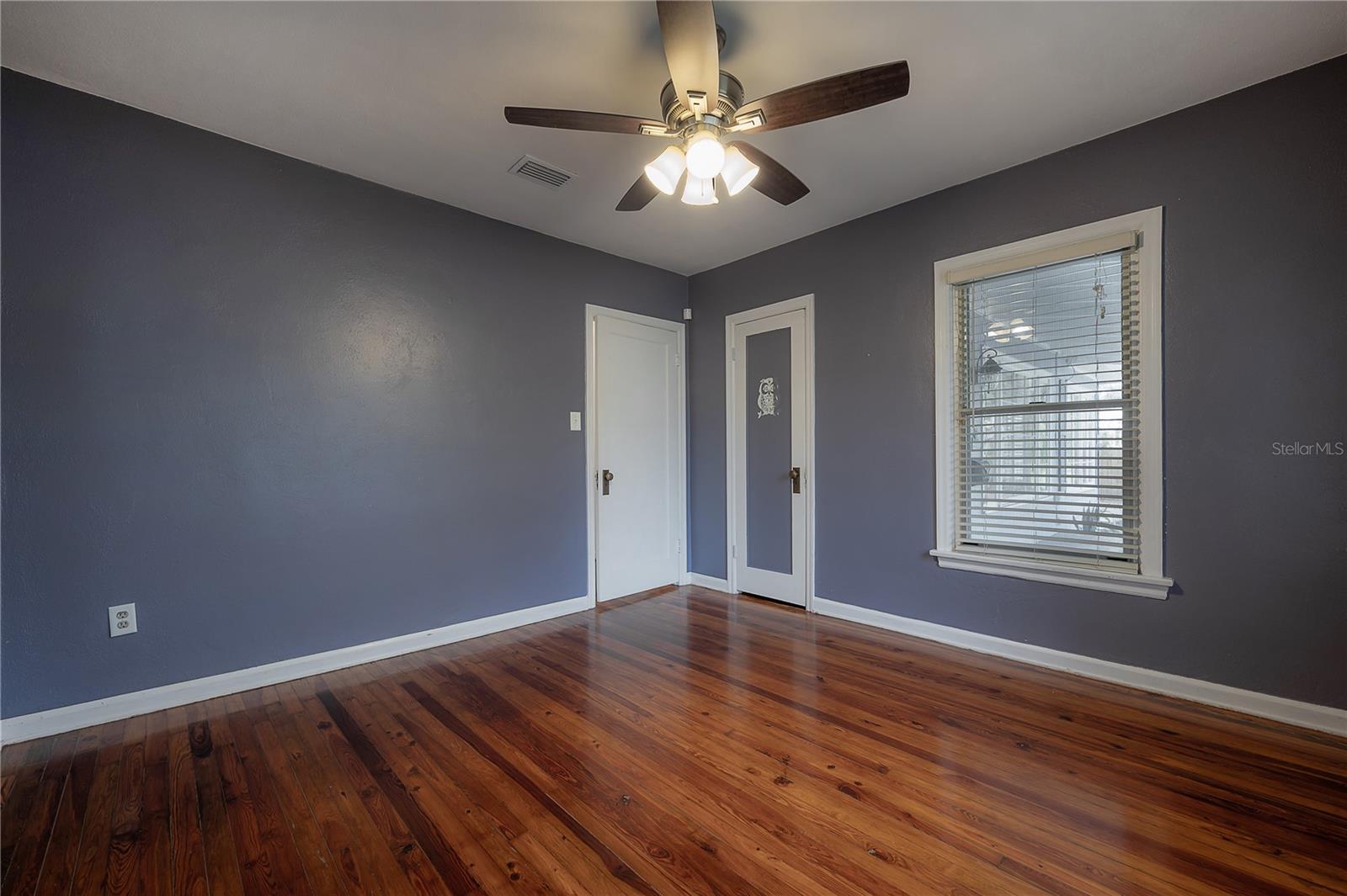 1303 E Clifton Street