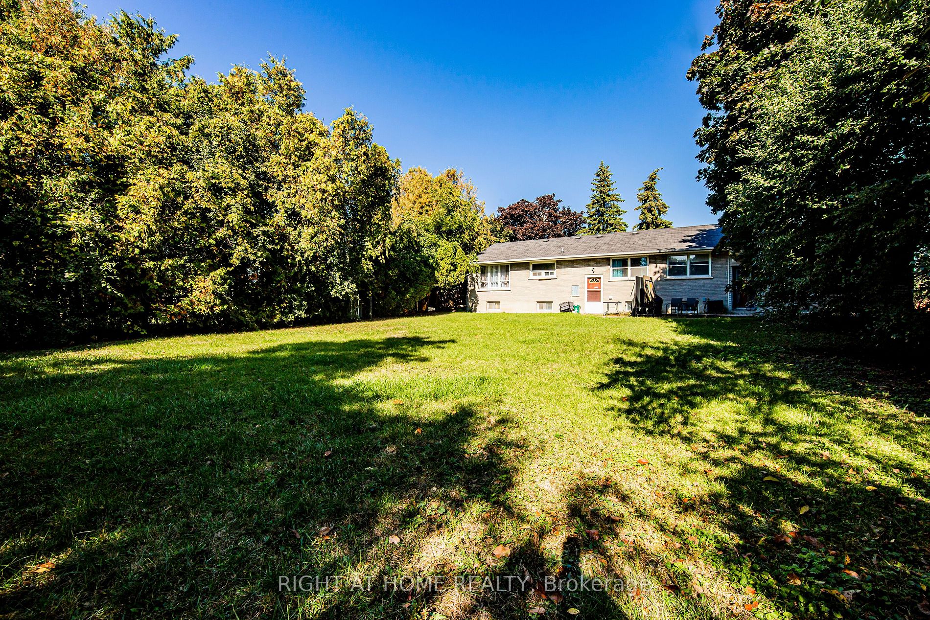 1715 Rossland Rd Main B