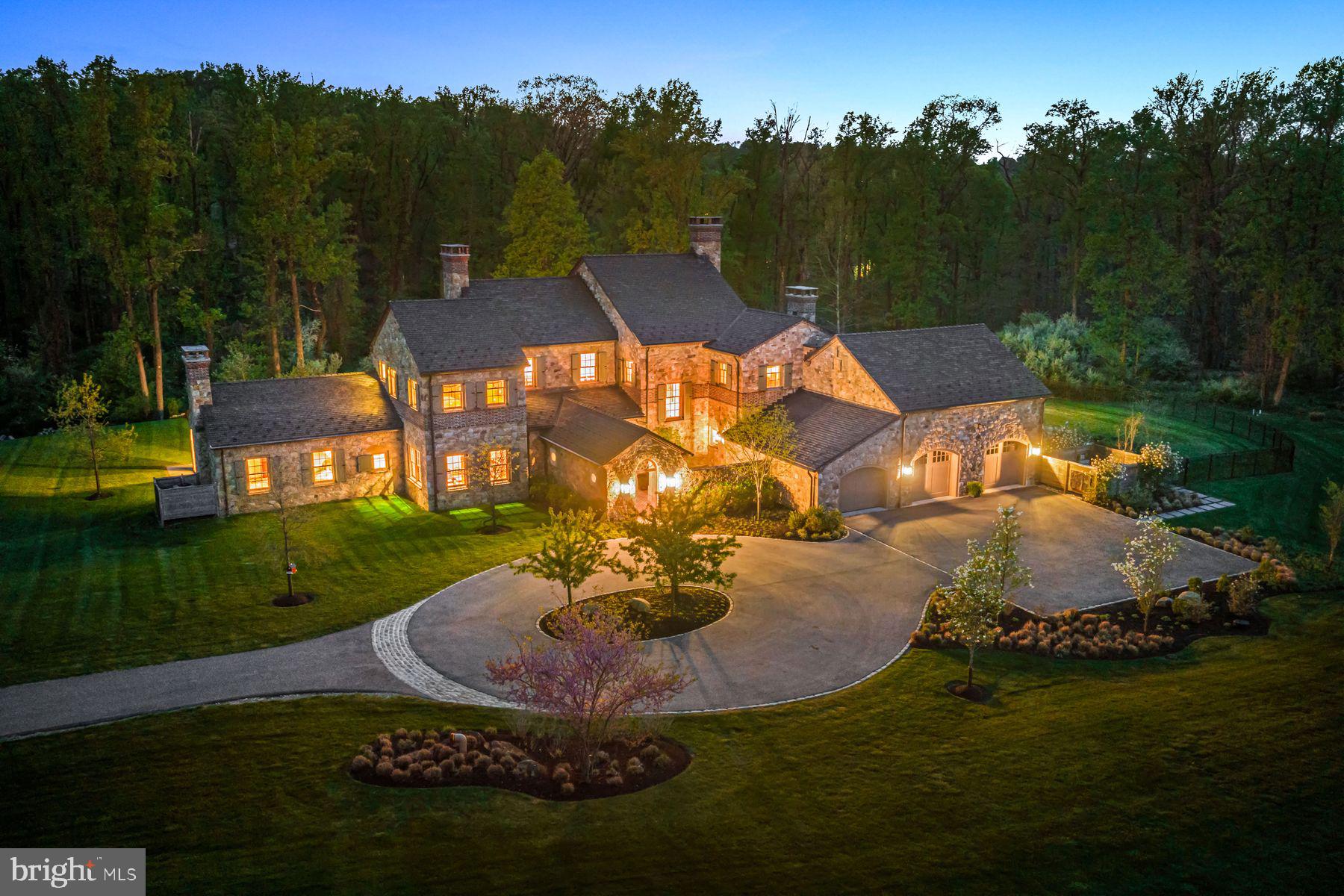 4 Summer Meadow Ln  