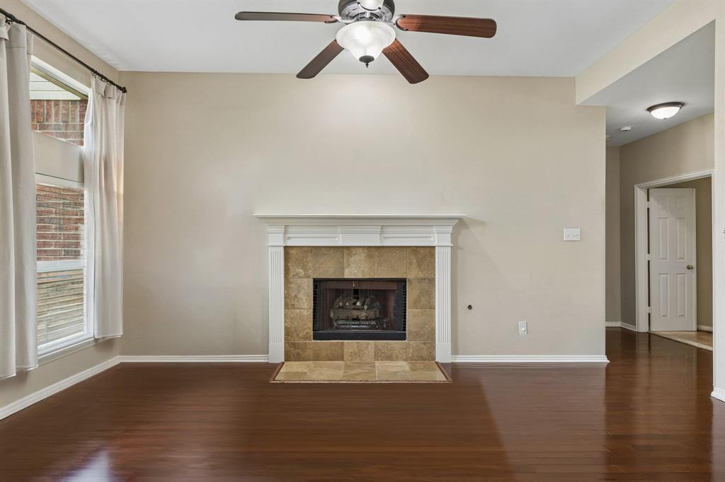 1105 Easton Lane