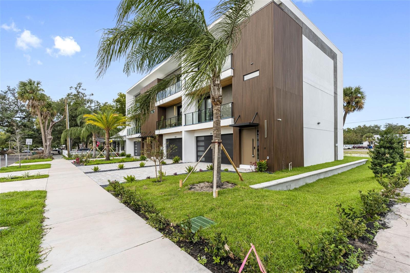101 W Warren Avenue 1