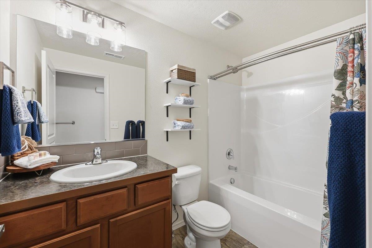 19029 E Frederick Ave