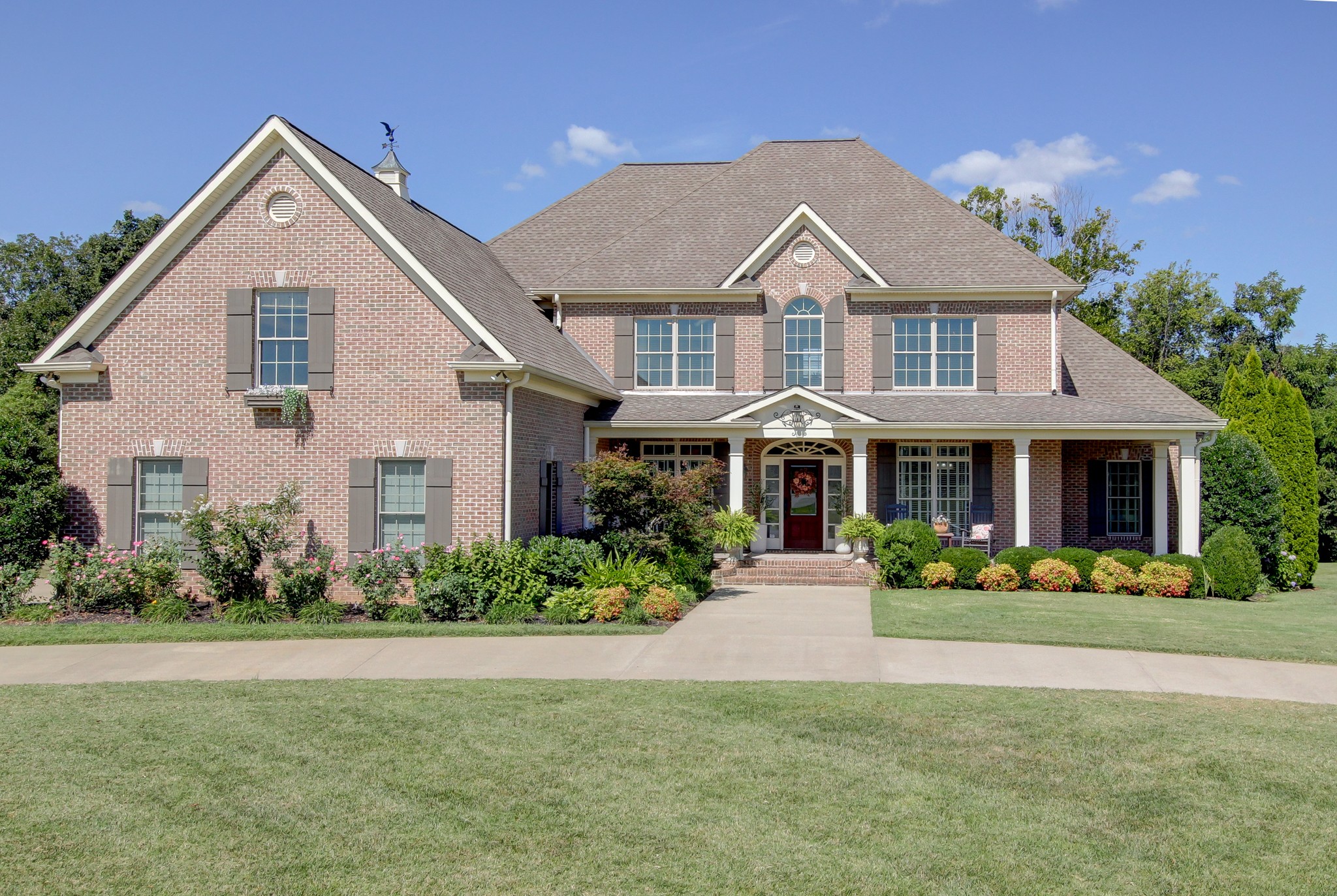 6BR/6BA Custom Brick Home on 2 Acres with Large Inground Pool, Hot Tub & Woods.

This home is the ultimate retreat for everyday living & entertaining.

All-brick custom-built home on 2 acres

40,000-gal. in-ground pool (chlorine, also equipped for saltwater)

Hot tub for year-round relaxation

Chef’s kitchen with 48" Monogram gas range

Granite countertops and hardwood floors throughout

Home audio and intercom systems

Beautiful wooded area with creek.

Live like you're on vacation.