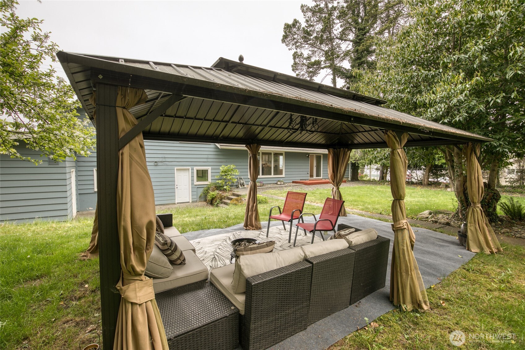 425 Beacon Hill Drive
