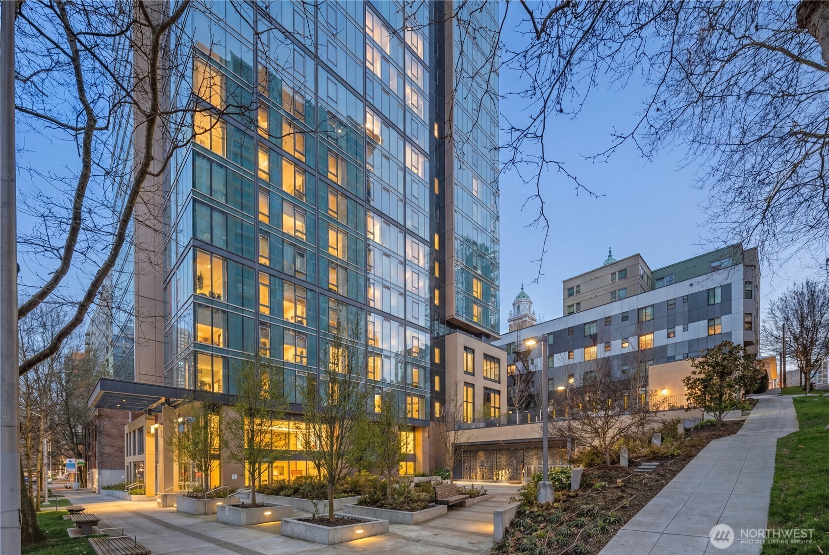 Bright, modern 1-bedroom, 1-bath condo offering 538 sq ft of thoughtfully designed living space, now enhanced with fresh new paint and brand-new flooring throughout. Floor-to-ceiling windows fill the home with natural light and showcase stunning city views. The open floorplan features high-end finishes, contemporary fixtures, and a functional layout perfect for both daily living and entertaining. Residents enjoy premier amenities including a fully equipped fitness center, rooftop lounge with panoramic views, co-working spaces, and pet-friendly areas. Ideally located in Seattle’s vibrant First Hill neighborhood, just steps from downtown, dining, parks, cultural attractions, and public transit. This stylish condo combines urban convenience with sophisticated city living.