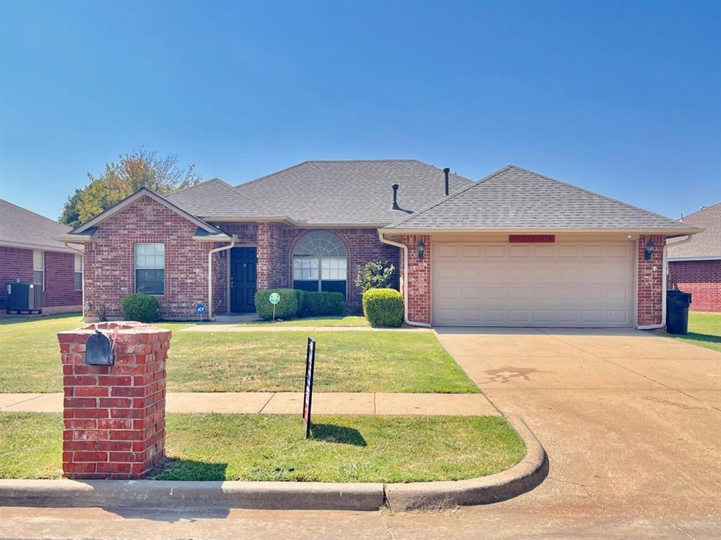Great 4 bedroom home for rent in desirable neighborhood in Edmond!!! Open floor plan, hard floors in kitchen and dining. Neighborhood park and pond! Fully remodeled and freshly painted come check this beautiful house out!